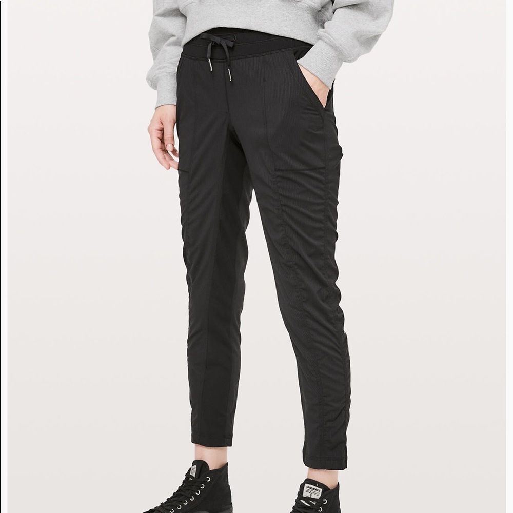 •Lululemon Street to Studio Pant•